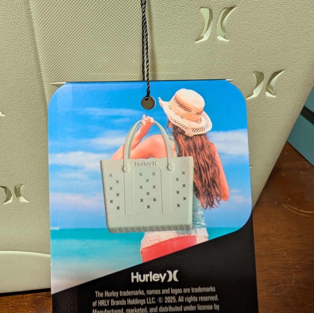 SOLD! Hurley EVA Rubber Waterproof Large Beach Tote - Picture 6 of 7